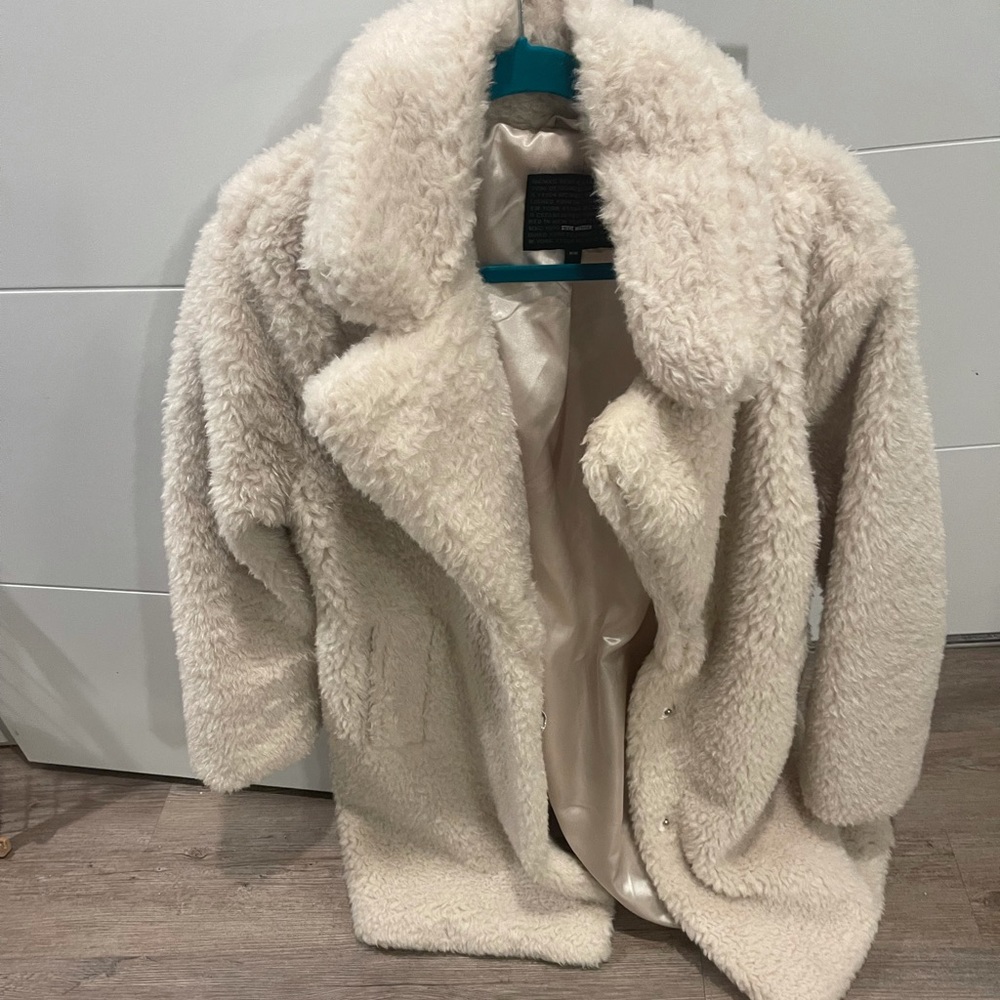 Steve Madden Fluffy White Coat